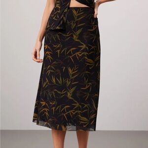 NWOT WeWoreWhat Fitted Print Mesh Skirt Size Small